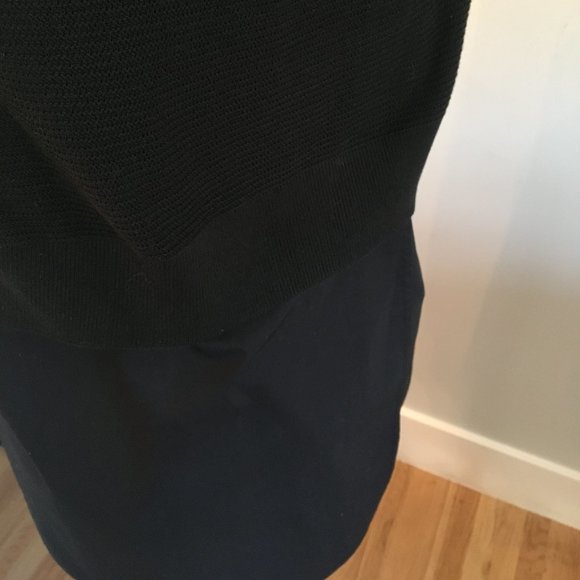 Banana Republic Sleeveless Sweater - Picture 2 of 8